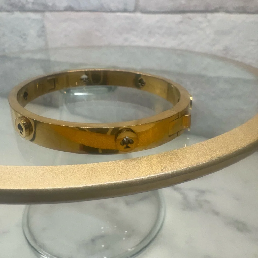 Kate Spade the Spade Gold-tone Logo Bangle Bracelet - Picture 1 of 11